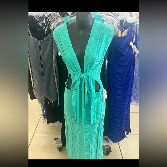 Versatile tie-up dress 👗 Very sexy and unique! Can be worn various ways. MEDIUM - Picture 13 of 14